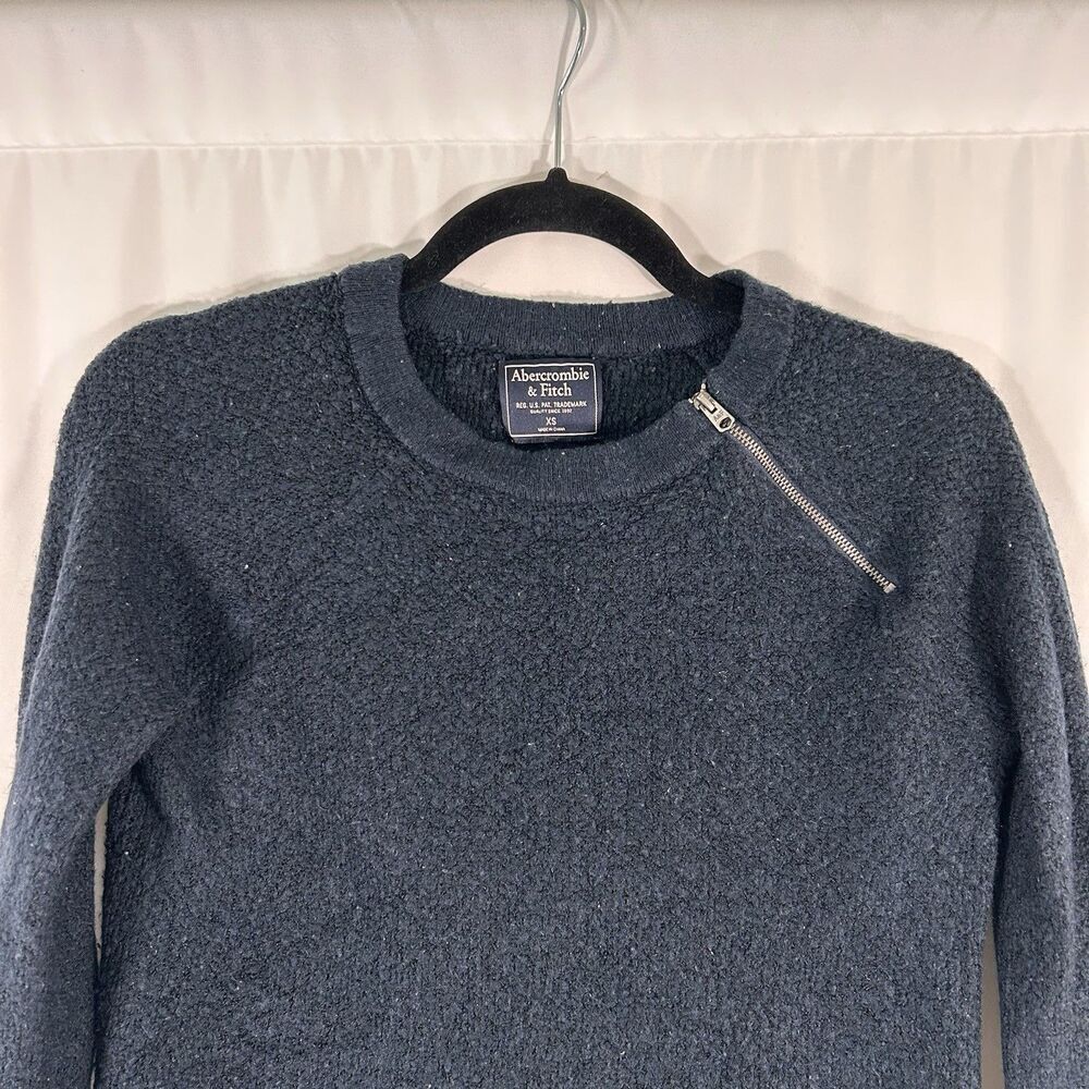 Abercrombie Fitch Sweater Women's XS Blue Knit Long Sleeve Crew Neck Soft - Picture 2 of 5